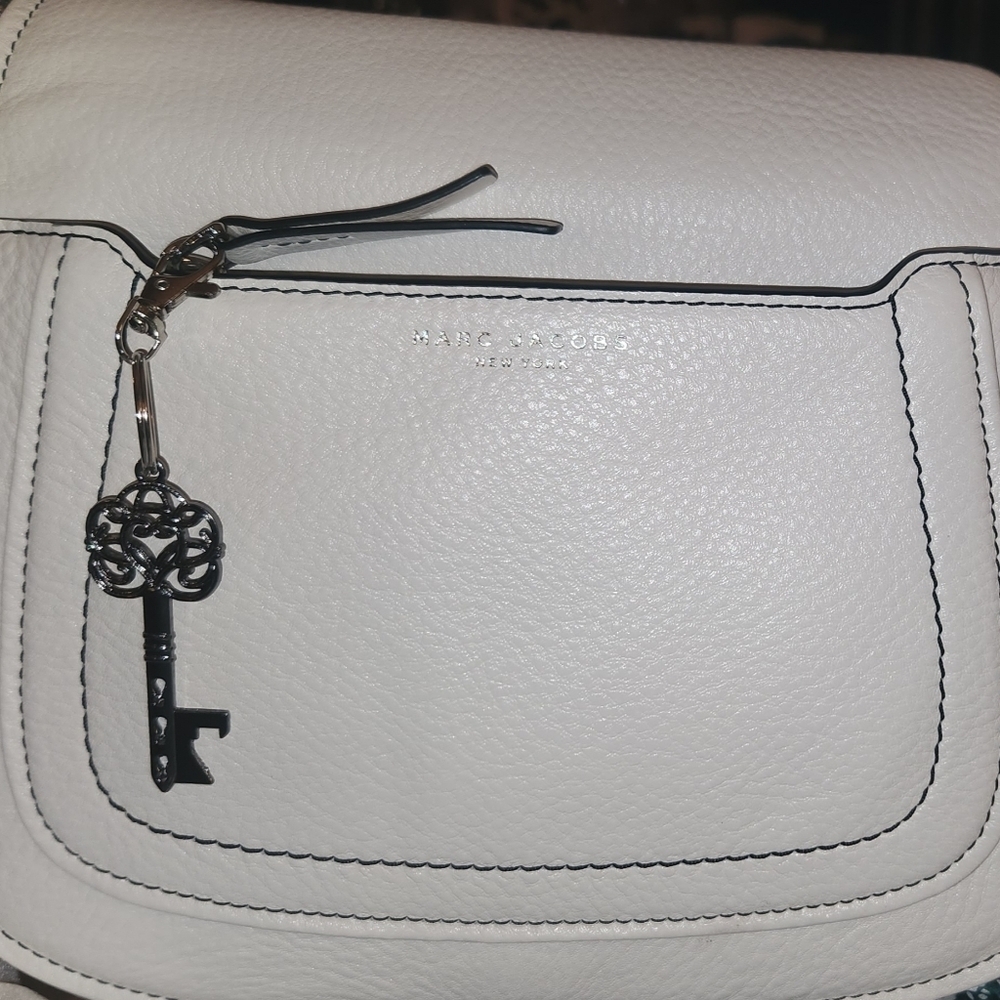 Marc Jocobs Empire city leather messenger bag. - Picture 8 of 8